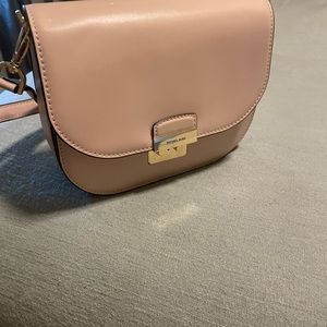 Michael kors crossbody purse